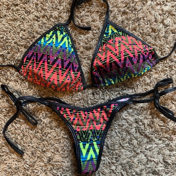 Aztec Bikini - Picture 4 of 6